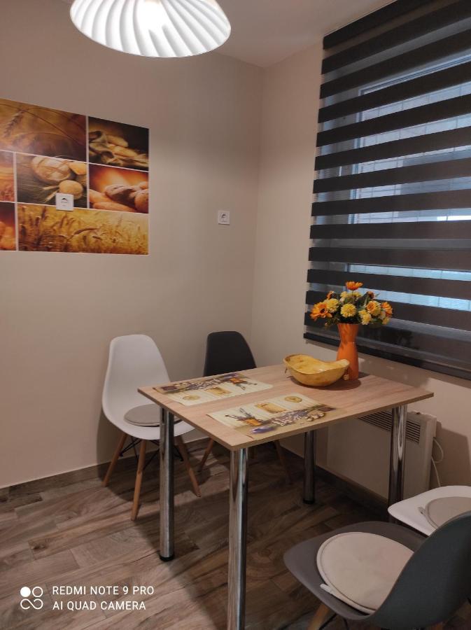 Baross Apartman Kaposvar Exterior photo
