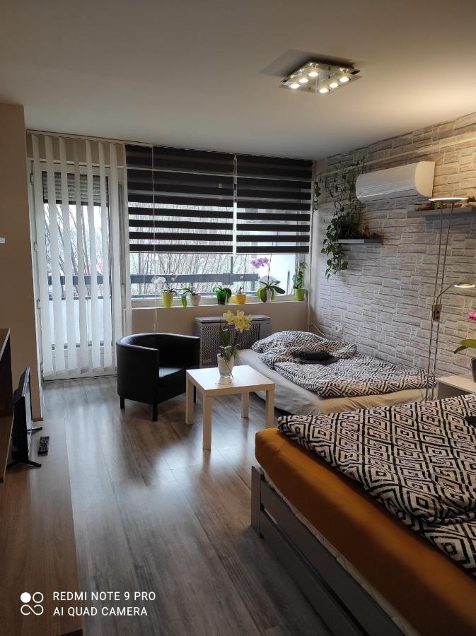 Baross Apartman Kaposvar Exterior photo